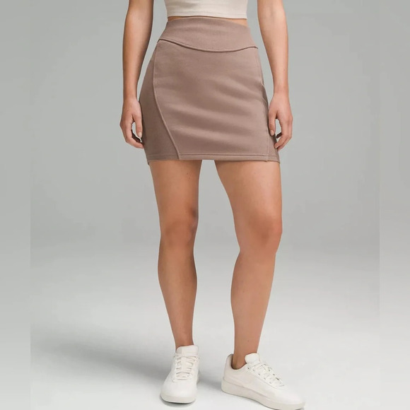 Lululemon Scuba‎ High-Rise Mini Skirt - Picture 1 of 7